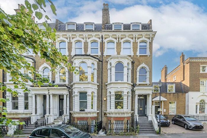 2 Bedroom Flat To Rent In Clapham Common South Side, London, SW4