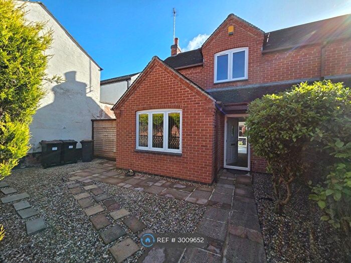 3 Bedroom Semi-Detached House To Rent In Union Passage, Ashby-De-La-Zouch, LE65