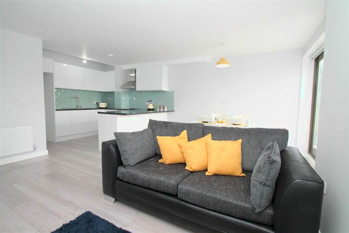 2 Bedroom Flat To Rent In Bellflower House, Hertford Road, Enfield, EN3