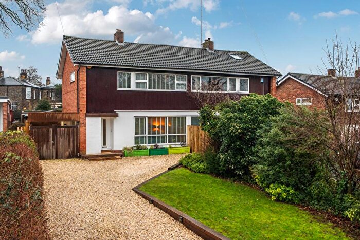 3 Bedroom Semi Detached House For Sale In North Grove Close, Oakwood, Leeds, LS8