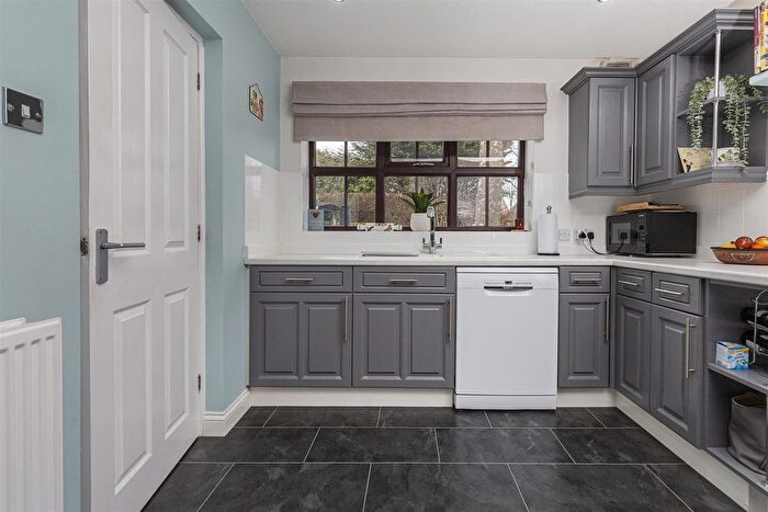 4 Bedroom Detached House For Sale In Spring Bank Drive, Liversedge, WF15