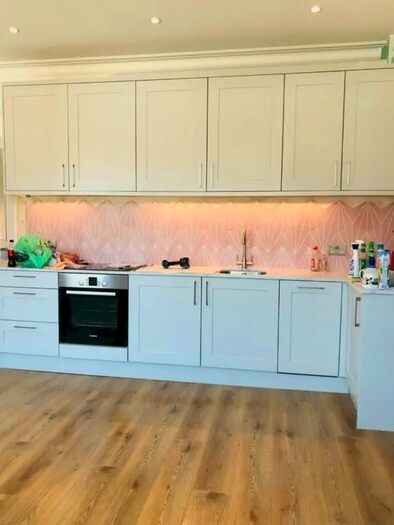 3 Bedroom Flat To Rent In Morland Avenue, Croydon, Surrey, CR0