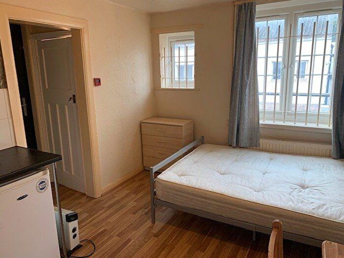 Studio To Rent In Vivian Avenue, Hendon, NW4