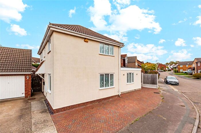 4 Bedroom Detached House For Sale In Heybridge Drive, Wickford, Essex, SS12