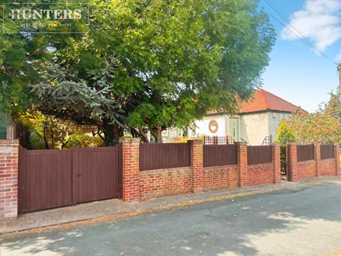 3 Bedroom Detached Bungalow For Sale In The Crescent, Barnsley, S75