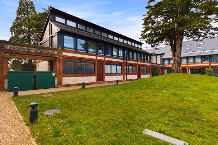 2 Bedroom Detached House To Rent In Cryers Hill, High Wycombe, HP15