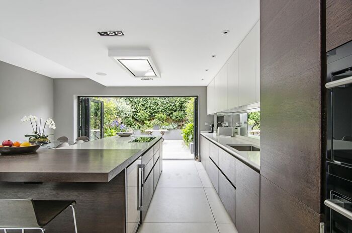 4 Bedroom Terraced House To Rent In Honeywell Road, London, SW11