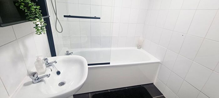 2 Bedroom Flat To Rent In C, Arbroath Road, Dundee, DD4