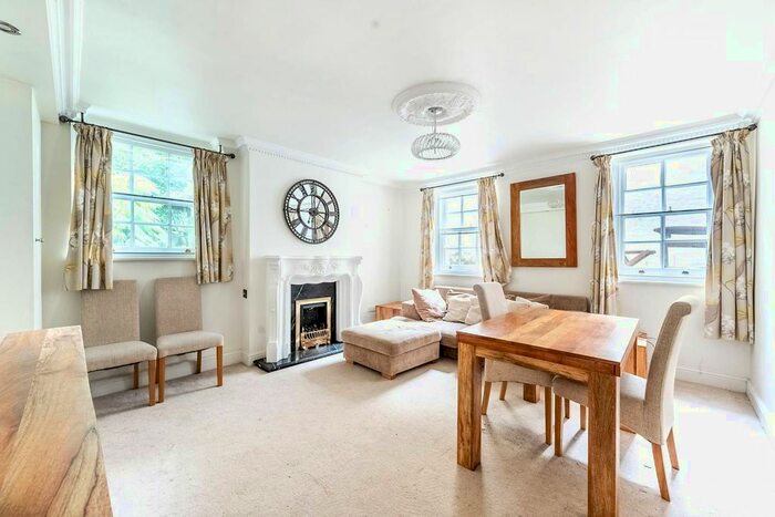 2 Bedroom Flat To Rent In Chelsea Embankment, Chelsea, London, SW3