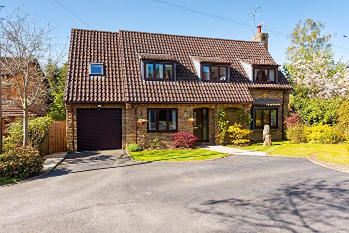 4 Bedroom Detached House For Sale In Cubitts Close, Welwyn, AL6