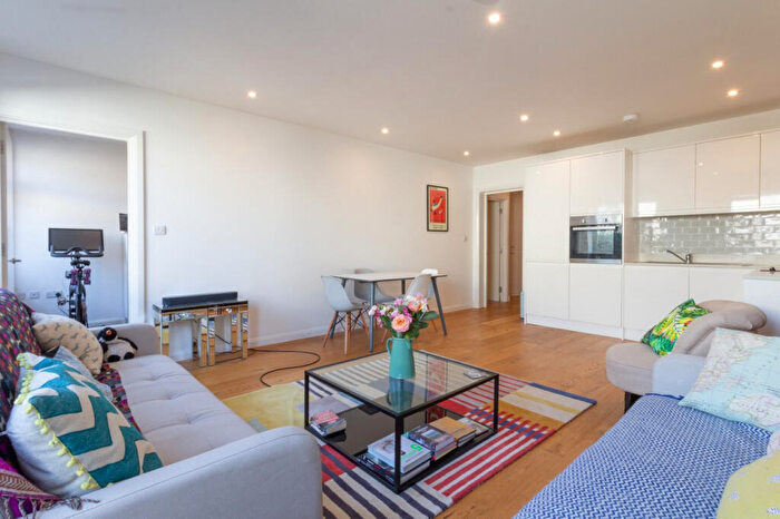 2 Bedroom Apartment To Rent In - Ashby Road, London, SE4