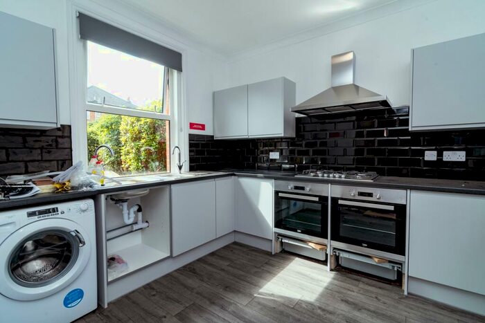 8 Bedroom House To Rent In Leamington Road, Bournemouth, BH9