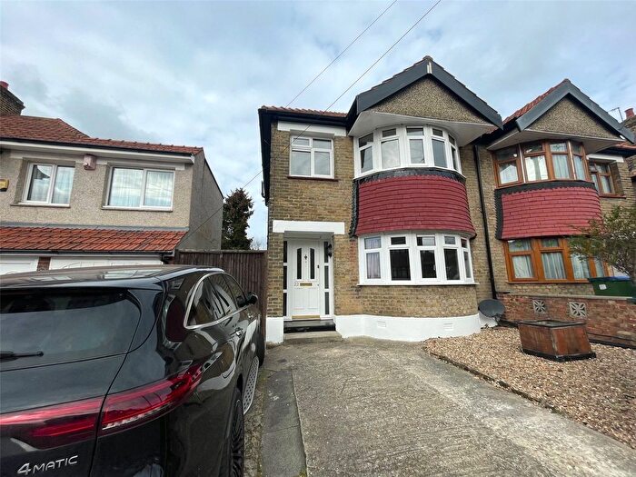 3 Bedroom Semi-Detached House To Rent In Totnes Road, Welling, Kent, DA16