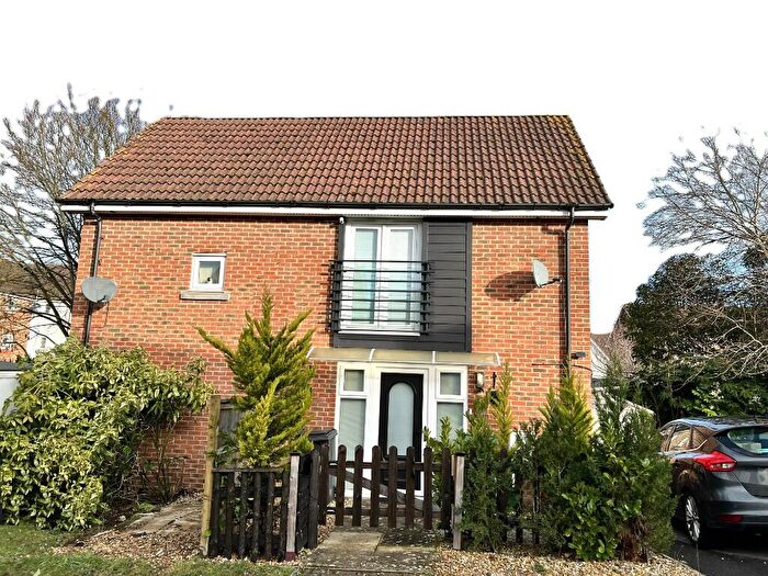 1 Bedroom House For Sale In Marnel Park, Basingstoke, Hampshire, RG24