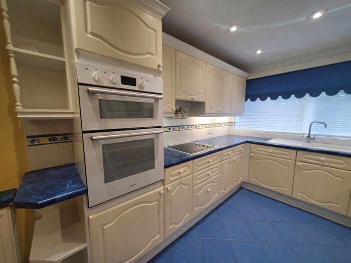 2 Bedroom Flat To Rent In Barton Meadows, Barkingside, IG6