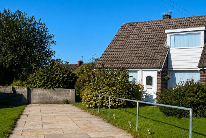 2 Bedroom Semi Detached House For Sale In Hillside View, Brierfield, Lancashire, BB9