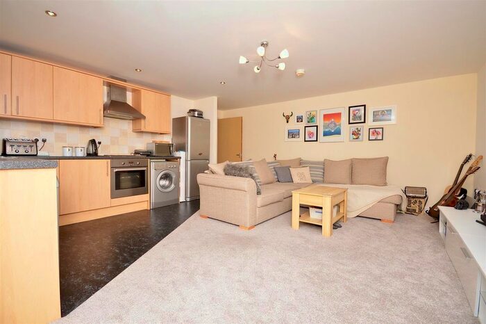 2 Bedroom Flat To Rent In Wesleyan Court, Lincoln, LN2