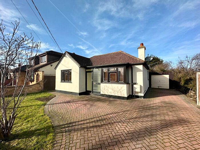 2 Bedroom Detached Bungalow To Rent In Parkgate Road, Corringham, SS17