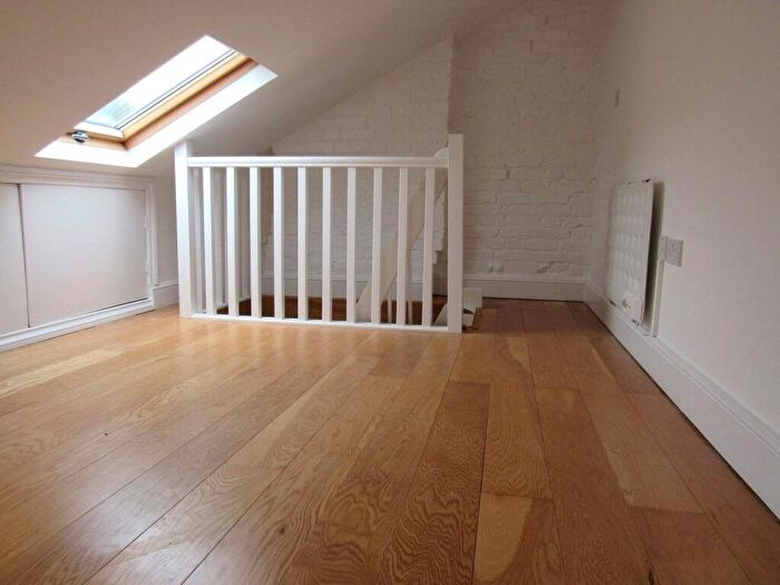 1 Bedroom Apartment To Rent In Dollis Road, Finchley Central, London, N3