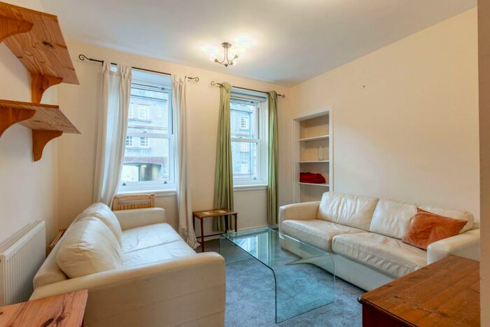 2 Bedroom Flat To Rent In Richmond Place Newington, EH8