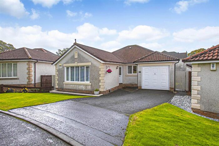 3 Bedroom Detached Bungalow For Sale In The Round, Dunfermline, KY12