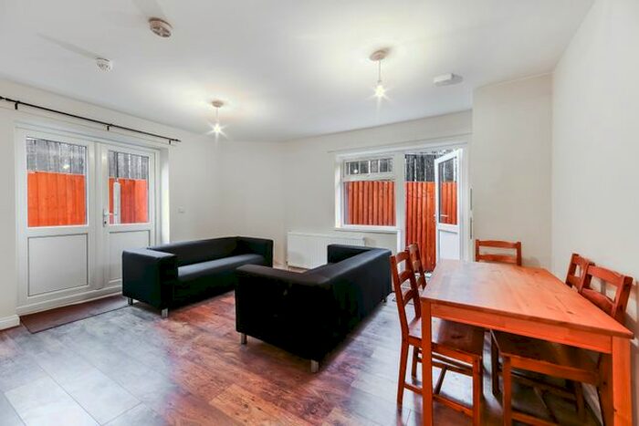 6 Bedroom Semi Detached House To Rent In Ambassador Square, Isle Of Dogs, Canary Wharf, London, E14