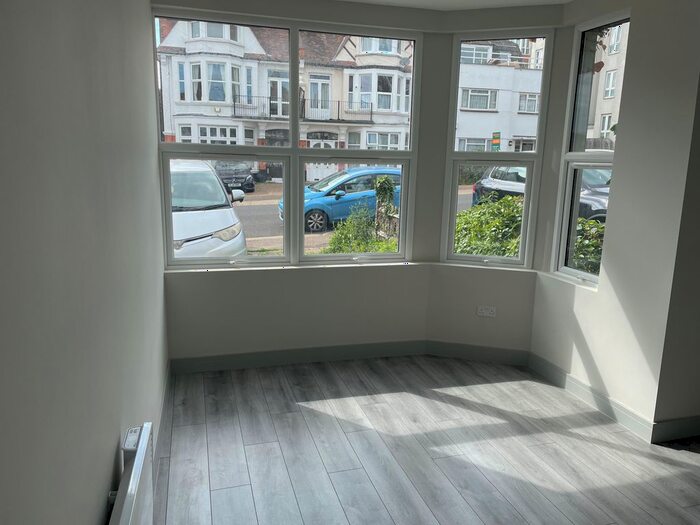 Studio To Rent In Cobham Road, Westcliff-On-Sea, SS0