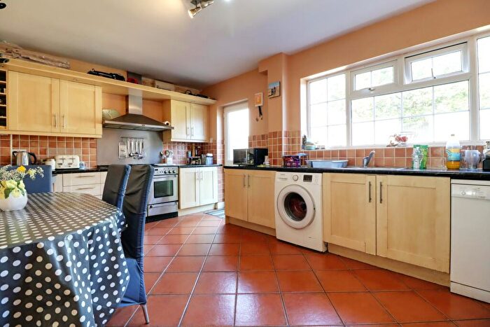4 Bedroom Detached House For Sale In Clixby Lane, Grasby, Lincolnshire, DN38