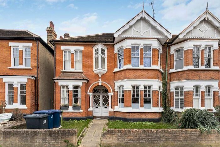 4 Bedroom Flat To Rent In Woodgrange Avenue, London, W5