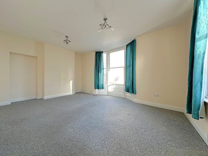 2 Bedroom Flat To Rent In Flat, Burlington Street, Brighton, East Sussex, BN2