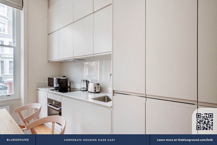 Studio To Rent In Earls Court, London, SW5