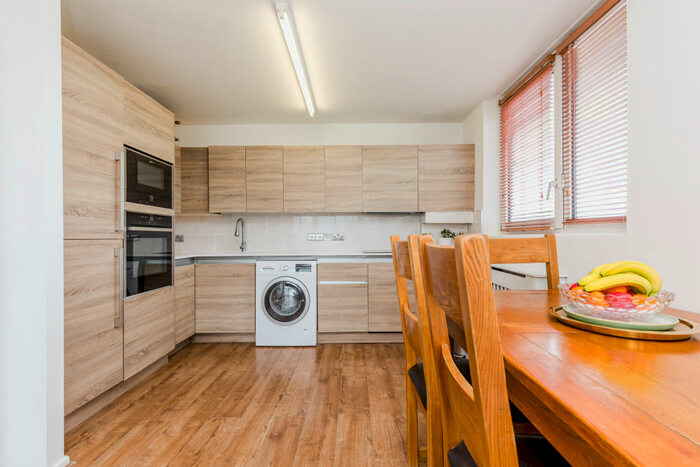 2 Bedroom Flat To Rent In Wilmount Street, Woolwich, SE18