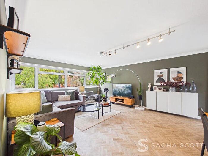 2 Bedroom Flat For Sale In Christchurch Park, Sutton, SM2