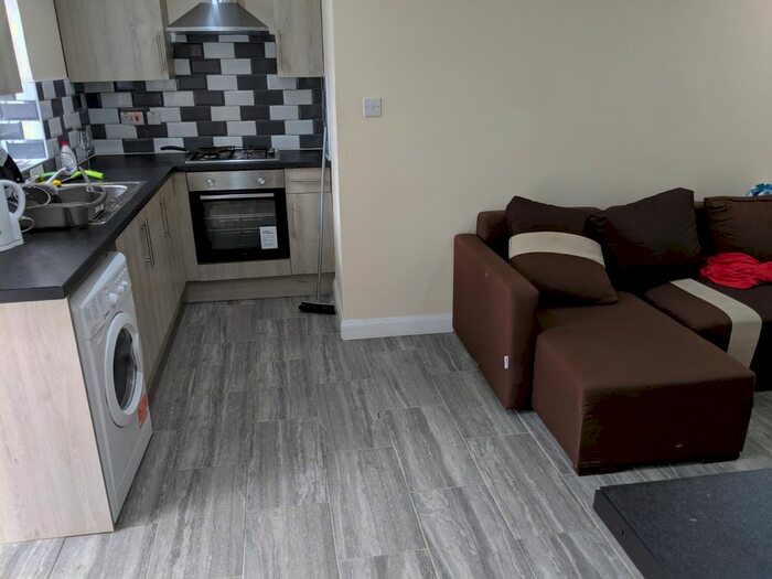 2 Bedroom Terraced House To Rent In Woodlands Road, Ilford, IG1