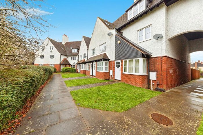 2 Bedroom Flat For Sale In Creamery Court, Letchworth Garden City, SG6