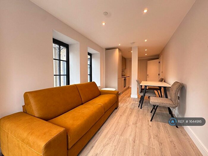 2 Bedroom Flat To Rent In High Road, Wembley, HA0