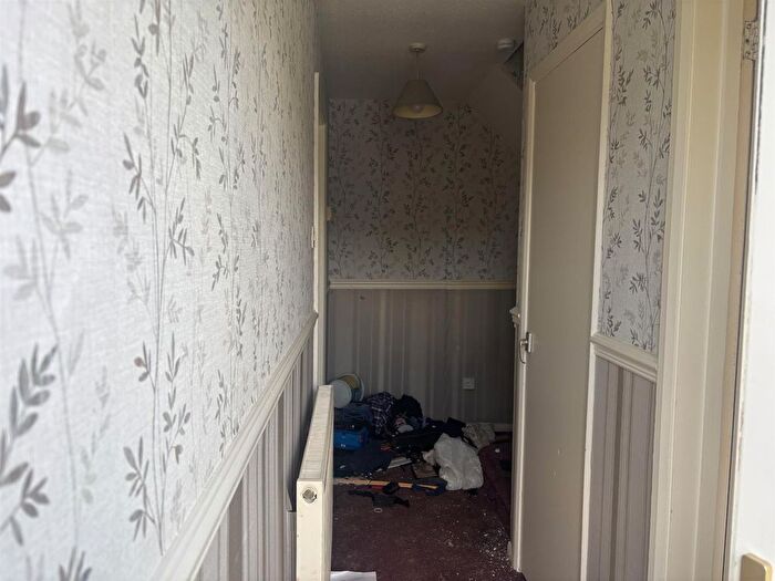 3 Bedroom End Terrace House For Sale In Bron Y Gaer, Llanfyllin, SY22
