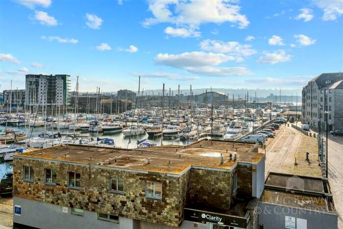 2 Bedroom Flat To Rent In North Quay, Plymouth, PL4