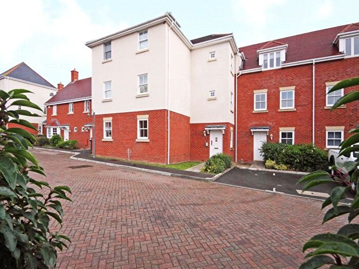 2 Bedroom Flat To Rent In Sutton Park Road, Sutton Scotney, Winchester, Hampshire, SO21