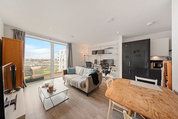 1 Bedroom Flat For Sale In Chandlers Avenue, London, SE10