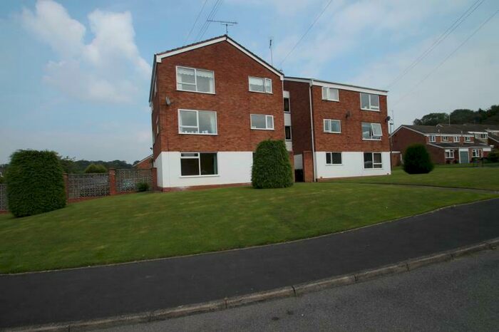 2 Bedroom Flat To Rent In Stour Court, Princess Crescent, Halesowen, West Midlands, B63