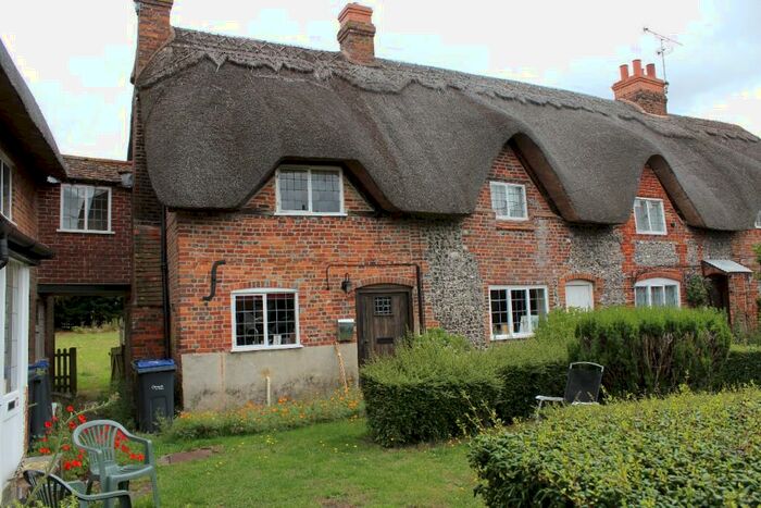 2 Bedroom Cottage To Rent In Chilton Foliat, Hungerford, ., RG17