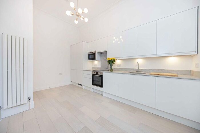 1 Bedroom Flat To Rent In Netherwood Road, West Kensington, W14