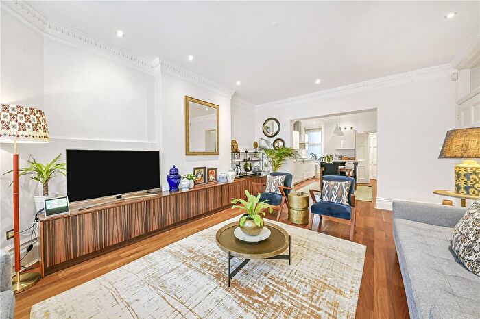 4 Bedroom Flat To Rent In Zetland House, Marloes Road, W8