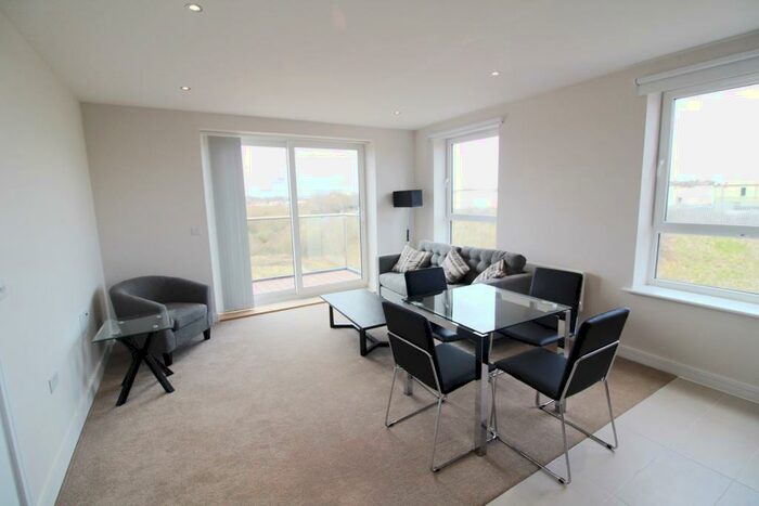 2 Bedroom Apartment To Rent In Harlequin House, Padworth Avenue, Reading, RG2