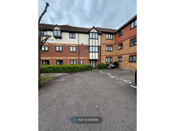 1 Bedroom Flat To Rent In Thrush Court, London, NW9