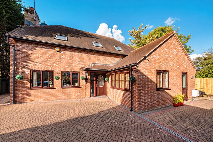 4 Bedroom Detached House For Sale In Reading Road, Chineham, RG24