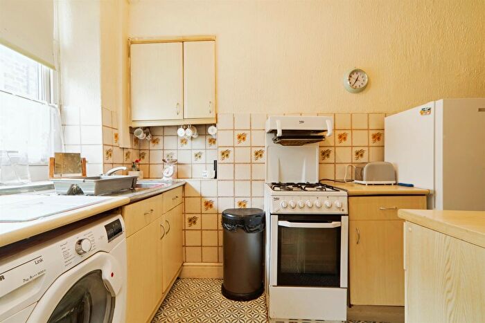 3 Bedroom Terraced House For Sale In King Street, Yeadon, Leeds, LS19