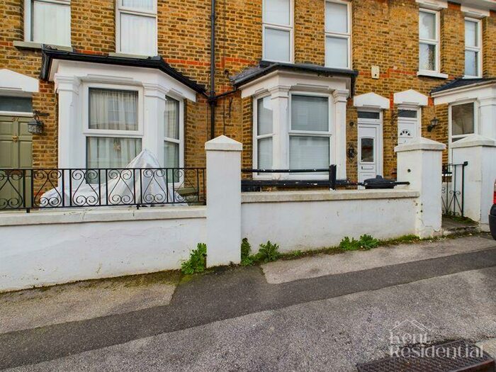 2 Bedroom Terraced House To Rent In Clive Road, Rochester, ME1