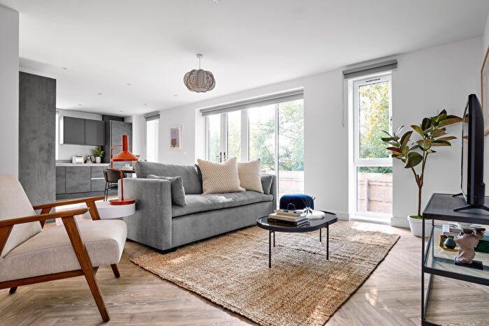 3 Bedroom Apartment To Rent In Wharf Road, Chelmsford, Essex, CM2